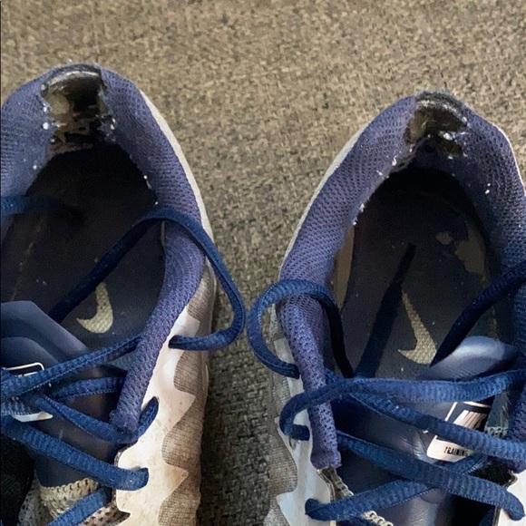 Nike Dual Fusion Gym Shoes - Picture 4 of 7